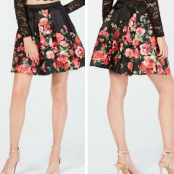 SEQUIN Hearts Juniors Pleated Big Volume Fancy Floral Rose Print Mini-skirt SZ 3 - Picture 4 of 7